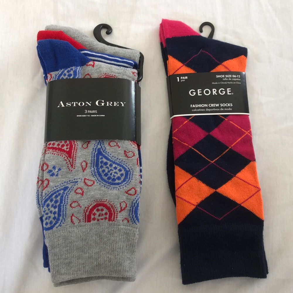 4 Pairs of Men’s Shoe Size 7-12 Socks